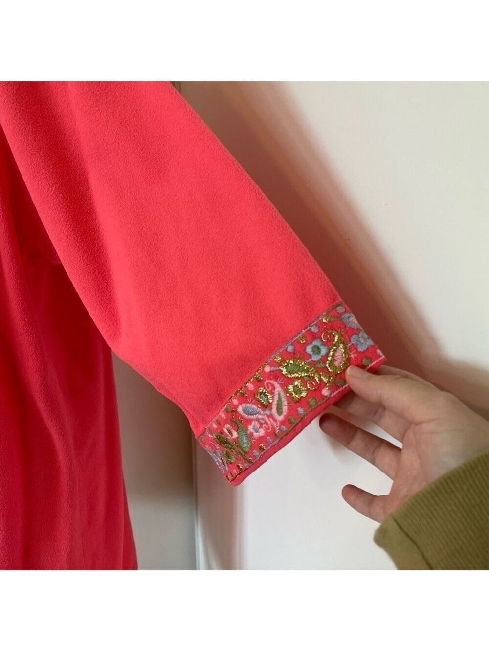 Vintage Embroidered Fleece Robe - Picture 4 of 10